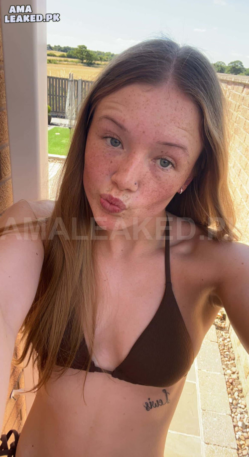 amaleaked.pk Laura B 26
