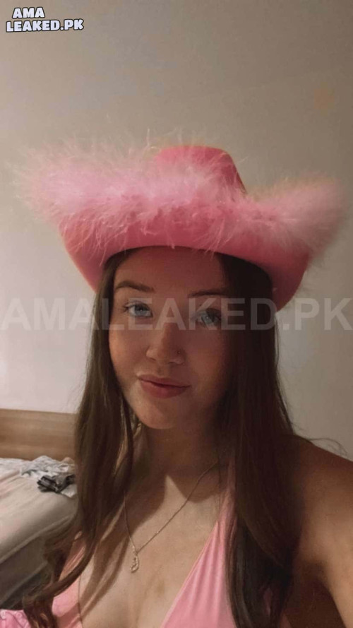 amaleaked.pk Laura B 73