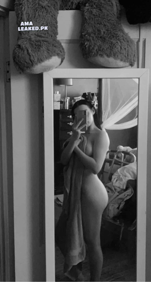 amaleaked.pk Charlee Roycroft 45