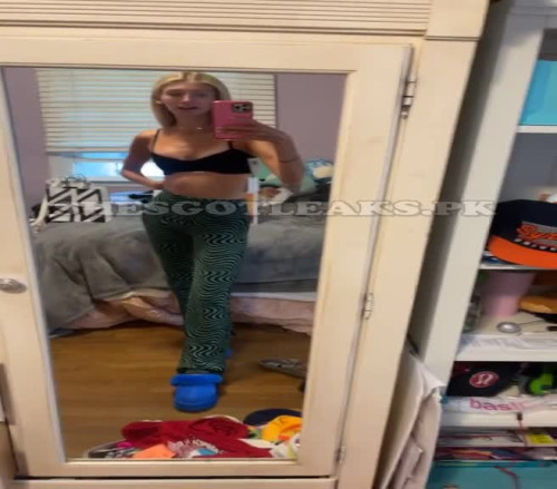 amaleaked.pk Caroline 182