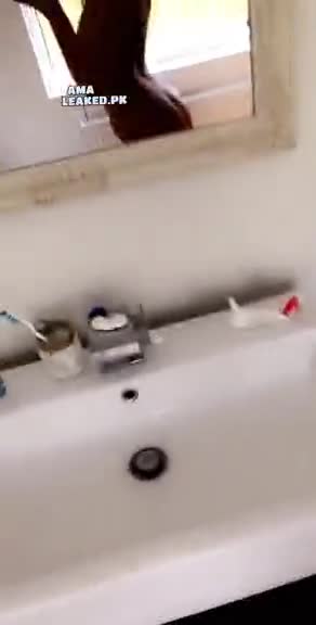 amaleaked.pk-Laura-Dean-142.mov