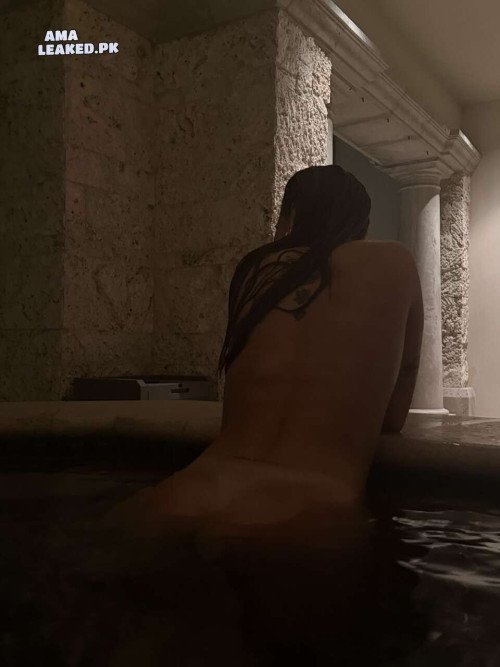 amaleaked.pk-Hannah-Lyne-165.jpg