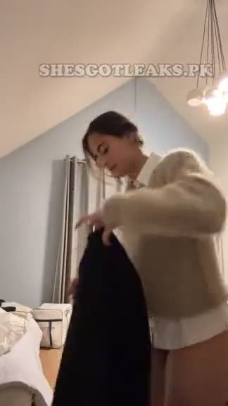amaleaked.pk-Livia-Loozen-8.mp4
